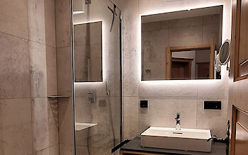 Bad mit Dusche im Landhaus Altweck